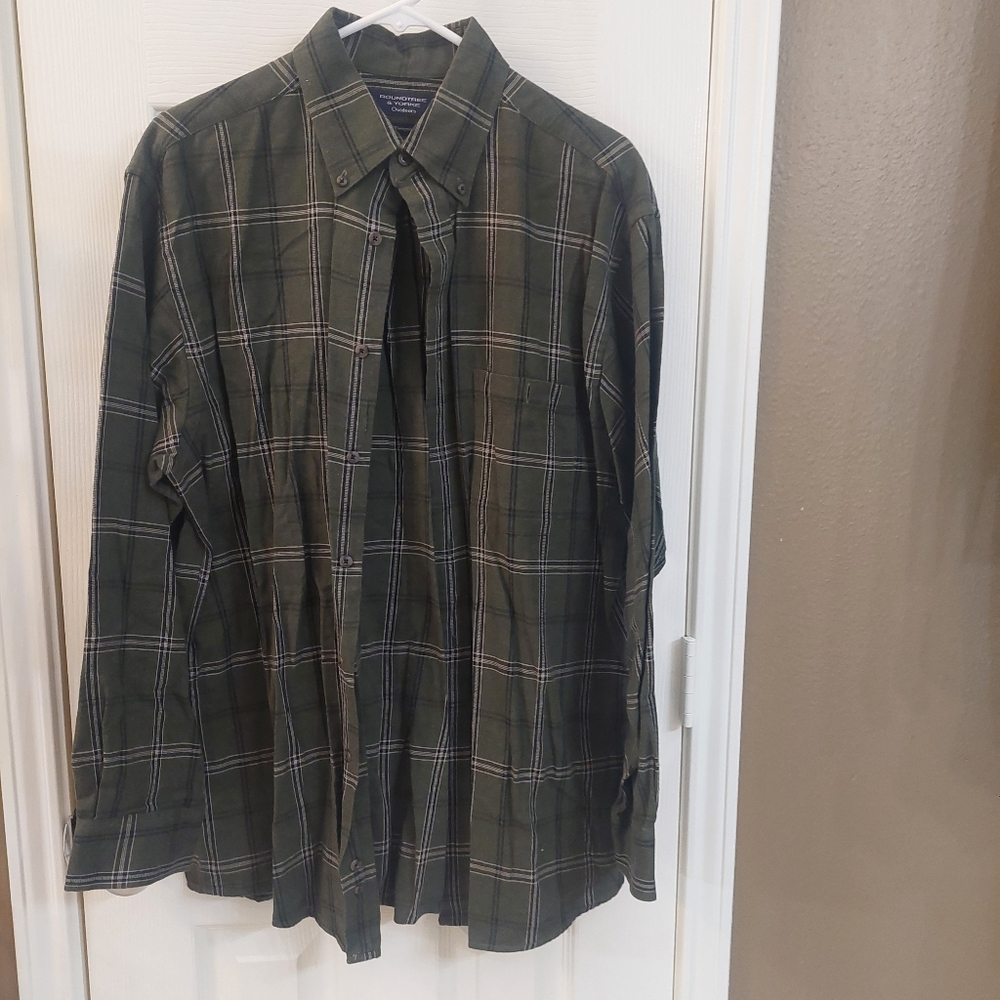 NWOT Men's Portuguese flannel shirt. Roundtree@ Yorke